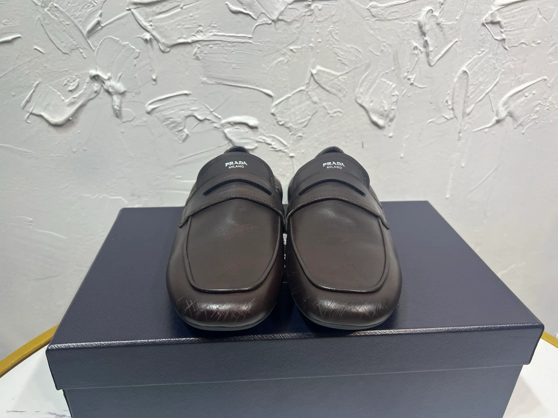 P780 prada derby2025 spring and autumn latest Prada one-legged retro men's loafers, Shuffle hollowed-out men's shoes, upper cowhide, lining and foot cowhide, rubber sole, black and brown 2-color original packaging Code number: 39-46